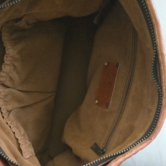 Elegant Brown Woven Handbag - Picture 13 of 15